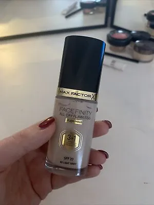 Max Factor Facefinity 3 In 1 Foundation Light Ivory • £13.50