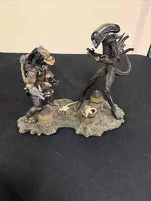 McFarlane Alien And Predator Deluxe Boxed Set Movie Maniacs  AVP • $19.99