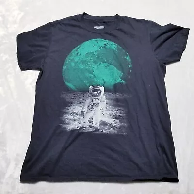 Curbside Clothing Spaceman Astronaut Moon T Shirt Tee Mens Large L Black • $11.98