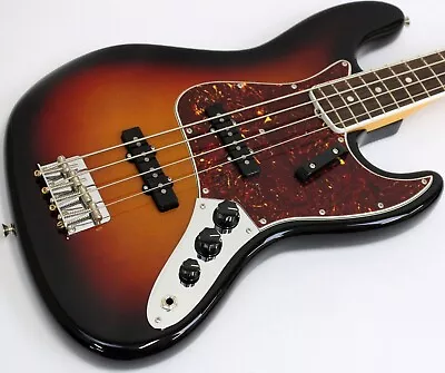 Fender American Vintage II 1966 Jazz Bass 3-Color Sunburst • $2499.99