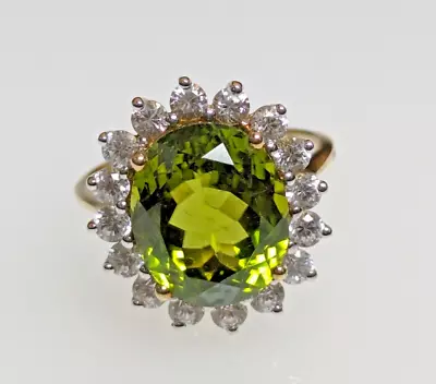 9ct Gold Ring White Sapphires & Peridot Cluster Ring Size K - 9ct Yellow Gold • $300.12