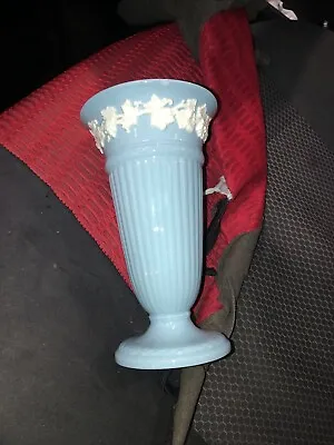 £9.50 • Buy Wedgwood Barlaston Embossed Queens Ware Vase Blue With White Pattern 6.5” Inch