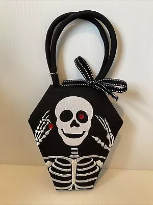 COFFIN PURSE BAG Embroidered Skull Gallerie New 6.5  Tall X 6  Wide • £9.63