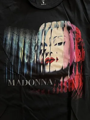 MADONNA - The MDNA Tour 2012 - Black T-Shirt - M • $25