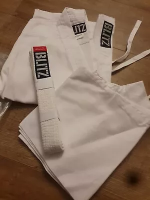 Boy/girl Blitz White Karate 3 Piece Outfitjacket/trousers/beltbnip110cmclass • £15