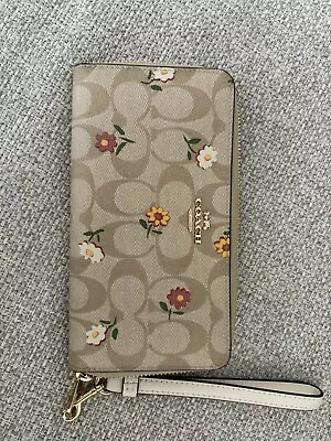 Coach Long Zip Around Wallet Signature Canvas With Floral Print Pre Owned • $38