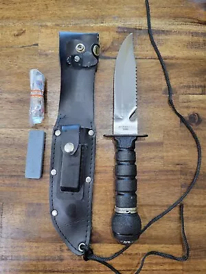 Vintage Taiwan Survival Knife Complete • $25.50