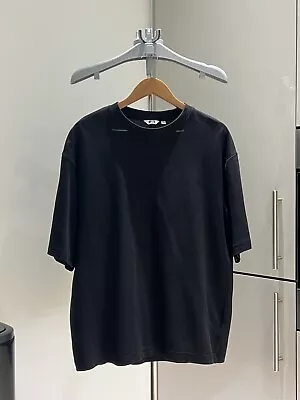 Excellent Uniqlo Airism Men’s T-Shirt In Black. Size Large • £0.99