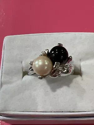 Vintage Ring Size 4 Faux Pearls Black And White Estate Jewelry • $9.95