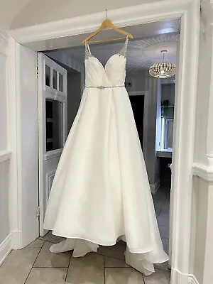 Maggie Sottero Wedding Dress • £300