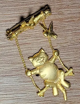 $12.95 • Buy ADORABLE Vintage JJ Jonette Jewelry Brooch Cat On A Swing & Birds Gold Tone Pin