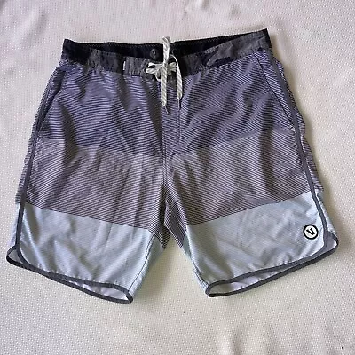 Vuori Cruise Striped & Camo Boardshorts Mens 34 • $17