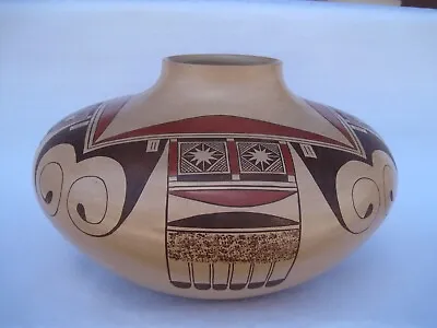 $2000 • Buy  Rayvin Nampeyo Hopi Pottery