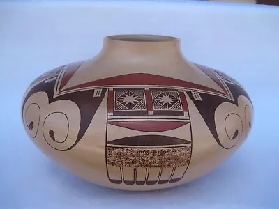 $2000 • Buy  Rayvin Nampeyo Hopi Pottery