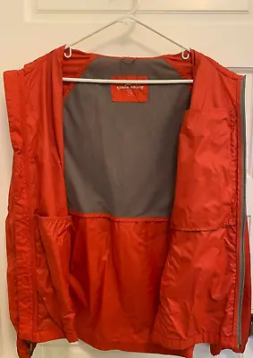 Eddie Bauer Men’s Red Full Zip Hooded Windbreaker Rain Jacket Size M 4 Pockets • $9.95