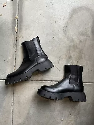 Zara Men’s Black Chelsea Boots Rubber Sole • $45