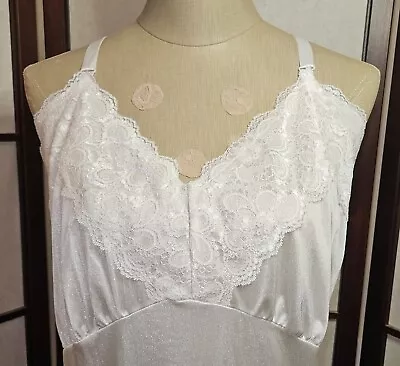 $25 • Buy Vintage Plus Size Velrose Gorgeous Bridal  White Lace Full Slip Sz.46