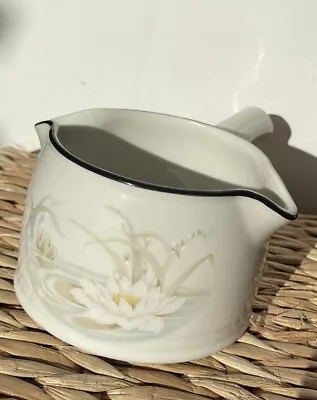 £12 • Buy Royal Doulton Lambethware 1983  Waterlily Fresh Flowers HAMPSTEAD VINTAGE Ladle
