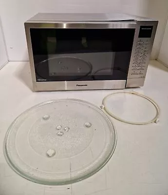 Panasonic NN-ST48KSBPQ 32L Freestanding Microwave 1000W (Faulty/Dented) • £0.99