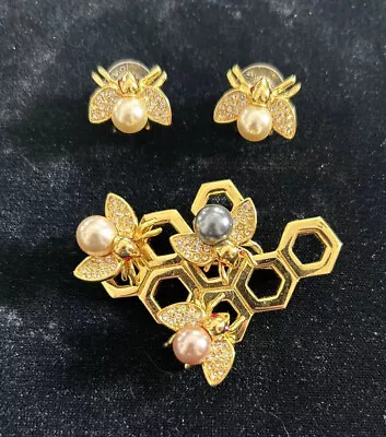 Vintage Joan Rivers Bumble Bee Pin Brooch & Earrings Honeycomb Set Gold Tone • $32