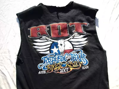 Motorcycle Biker Men's Muscle T-Shirt Cut Off Sleeves Sz:M  Austin Texas   ROT  • $8.50