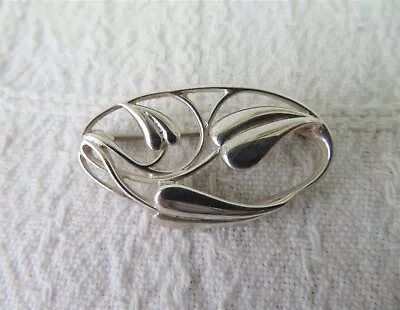 VINTAGE SCOTTISH SILVER OLA GORIE CECILY PATTERN  BROOCH 5.25gs • £38