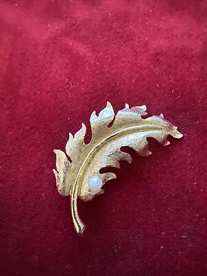 Vintage Pin Brooch Goldtone Leaf Pearl Wedding Bride Bouquet Textured Foliage • $12