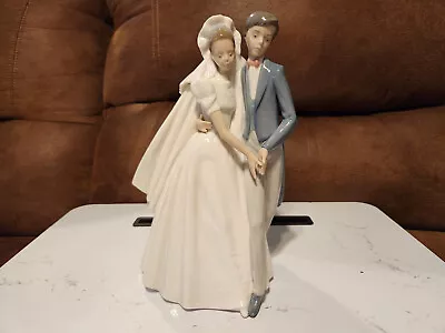 $65 • Buy NAO BY LLADRO Bride And Groom Wedding Couple Figurine - Unforgettable Dance 1247