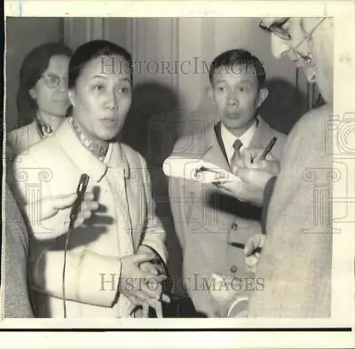 1972 Press Photo Viet Cong Head Peace Talks Delegate Nguyen Thi Binh & Press • $19.99