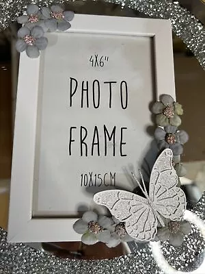 Beautiful Grey Daisy Hand Crafted Butterfly Photo Frame 6x4 • £6.95