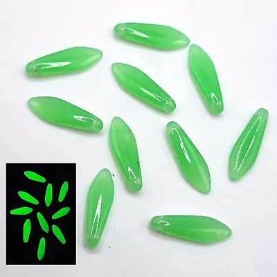 10pcs Uranium Glass Dagger Beads Green Czech 16x5mm D2 • $4.99