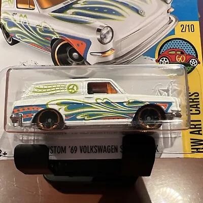 Hot Wheels  Custom ‘69 Volkswagen Squareback HW ‘16 Art Cars 2/10 White VHTF • $5