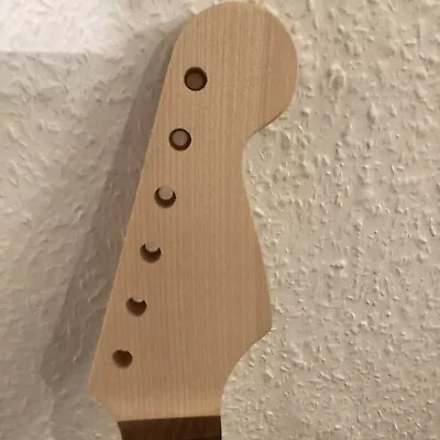 Electric Guitar Neck Only. [MAPLE/ROSEWOOD 61 S] • £45