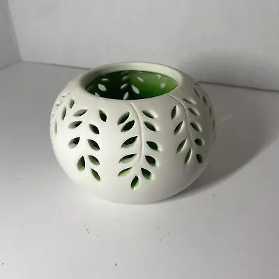 $8.99 • Buy Yankee Candle Porcelain Tealight Holder Olive Tendril Green Cream
