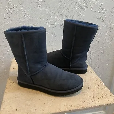 UGG Clasic Short II Navy Blue Leather Shearling Boots Womens Size 7 5825Z • $41.99