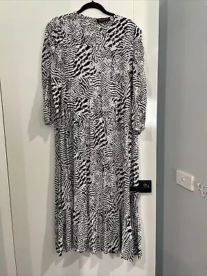 Decjuba White & Black Animal Print Long Sleeve Tiered Maxi Dress W Pockets S 12 • $20