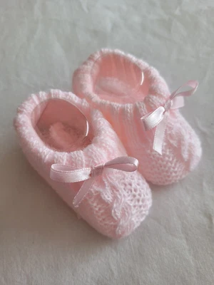 £2 • Buy  Knitted Baby Booties  Pink Size Newborn.  Free Delivery.  