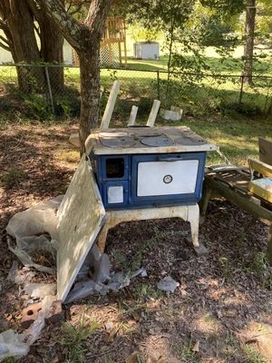$400 • Buy Antique Cast Iron Wood Burning Cook Stove