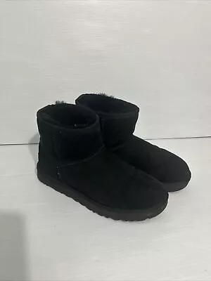 UGG Classic Mini II Women's Black Sheepskin Lined Shearling Boots Size 7 • $59.99