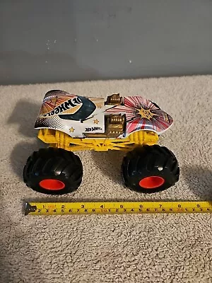 Hot Wheels Oversized Monster Truck 1:24 Large. • $7