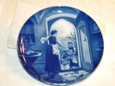 Vintage Mother's Day 1972 Plate Kaiser Porcelain Mother & Children W. Germany • $7.50