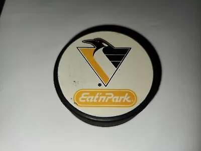 Vintage PITTSBURGH PENGUINS EAT N PARK SMILEY COOKIE Hockey PUCK • $8.99