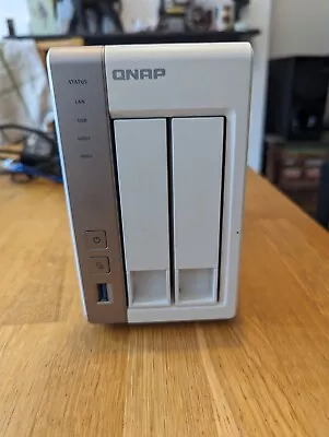 Qnap Ts-251 2 Bay NasPlus Two 4Tb Seagate Iron Wolf Hardrives And Cables. • £300