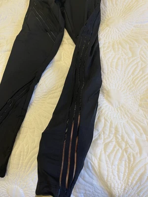 $35 • Buy Oysho Fitness Small Leggings Black 