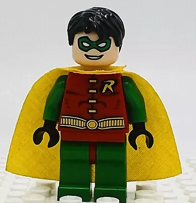 LEGO Robin With Short Hair Minifigure Bat025 DC Super Heroes From Set 7885 • $37.99
