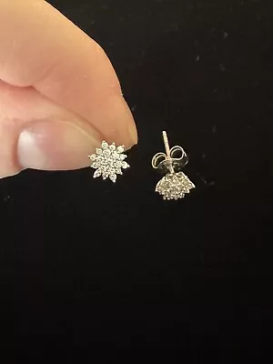 18ct White Gold Diamond Cluster Stud Earrings • £300