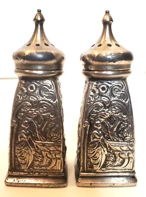 Vintage W.B. Mfg Co. 2809 Embossed Silver Plated Salt & Pepper Set • $18.95