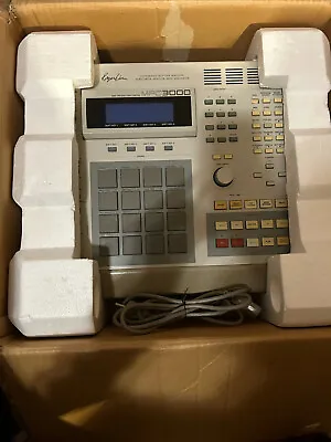 AKAI MPC3000 MIDI Drum Machine Sampler Good Condition! In Original BOX! • $3000