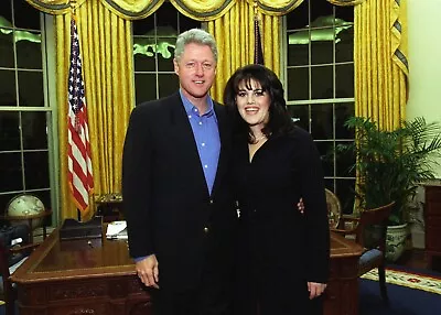 PRESIDENT BILL CLINTON W/ WHITE HOUSE INTERN MONICA LEWINSKY 5X7 PHOTOGRAPH • $8.49