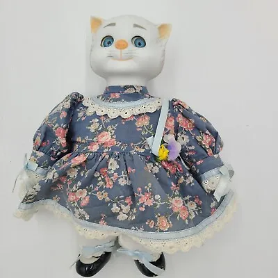 Vintage 1989 Porcelain GOEBEL DOLLY DINGLE MUSICAL CAT DOLL By Bette Ball In Box • $15